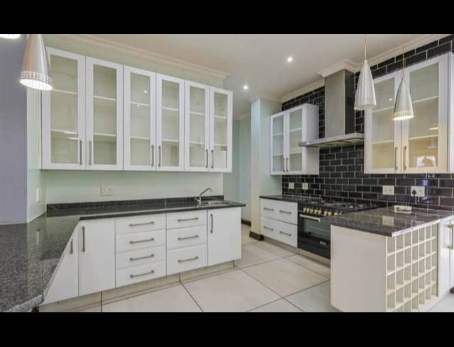 4 BEDROOM HOUSE FOR SALE IN OLYMPUS COUNTRY ESTATE